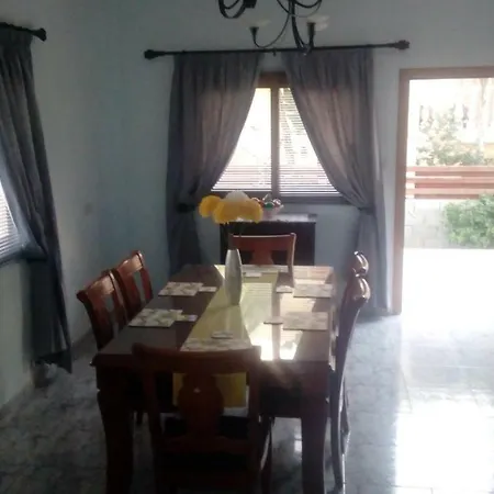 House On The Hill Dom wakacyjny *