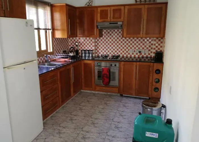 House On The Hill * Xylophaghou