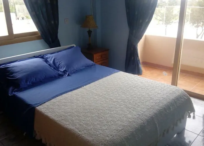 House On The Hill * Xylophaghou