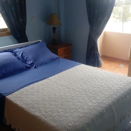 House On The Hill * Ξυλοφάγου