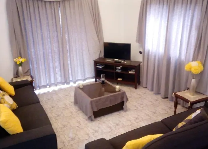 Semesterbostad House On The Hill